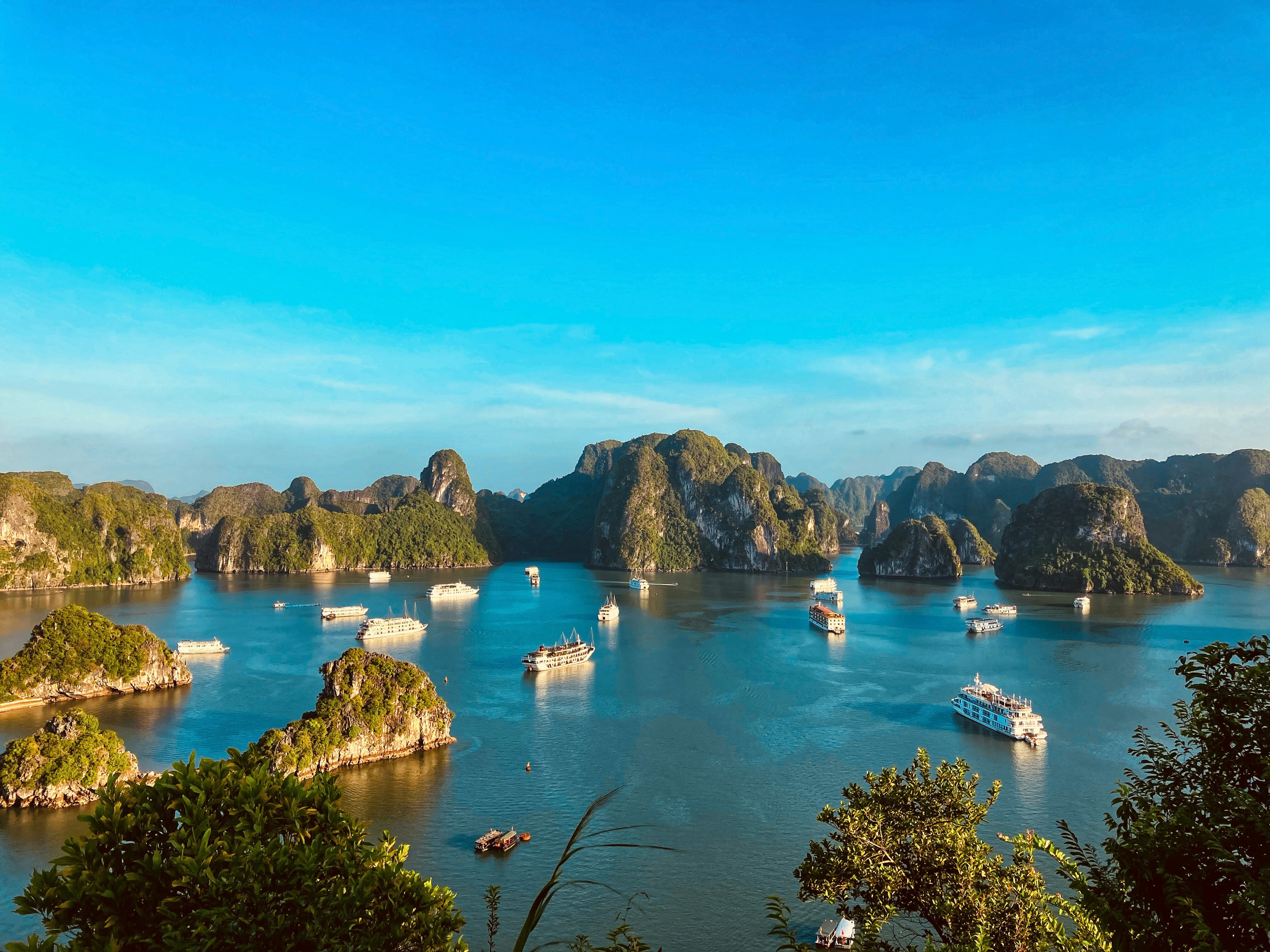 HANOI - HALONG - DANANG  - HO CHI MINH - SIEM REAP