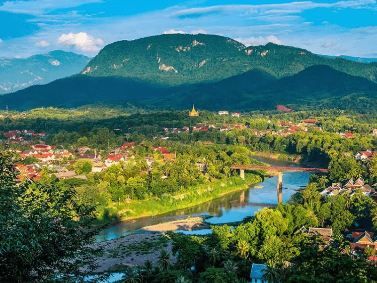 Luang Prabang – Phonsavanh (Plain Of Jars) - Vang Vieng - Vientiane