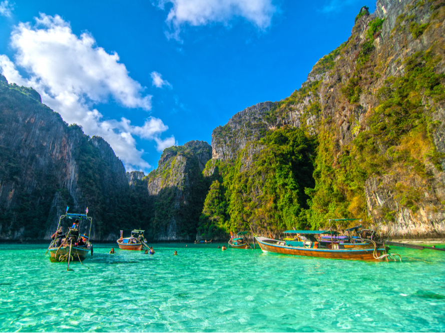 Cebu & Boracay Tropical Escape