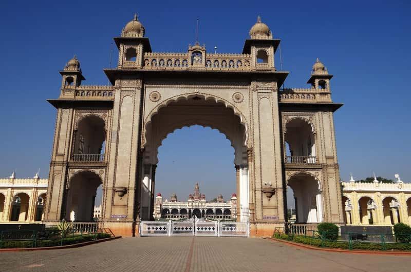 Bangalore – Mysore – Ooty – Kodaikanal Hill Station Tour