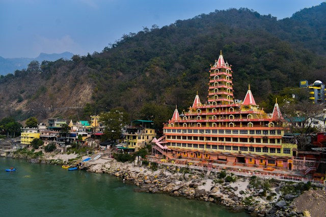 Lakes, Temples & Tigers – Uttarakhand Explorer